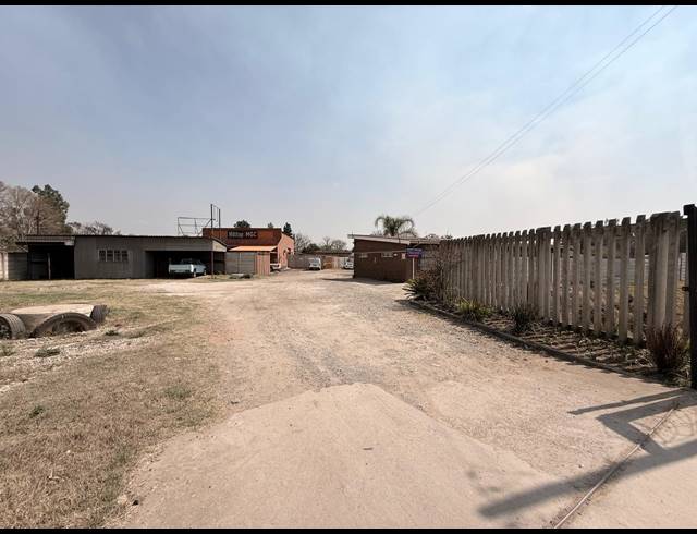 1,288M² WAREHOUSE FOR SALE IN RIVERSIDE